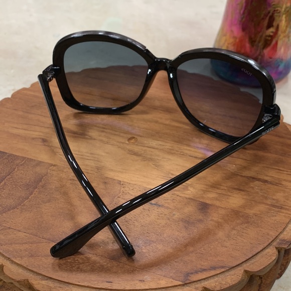 NWOT TODS SUNGLASSES JACKIE O STYLE BLACK AND GUNMETAL COLORS LIGHTWEIGHT - Picture 5 of 11